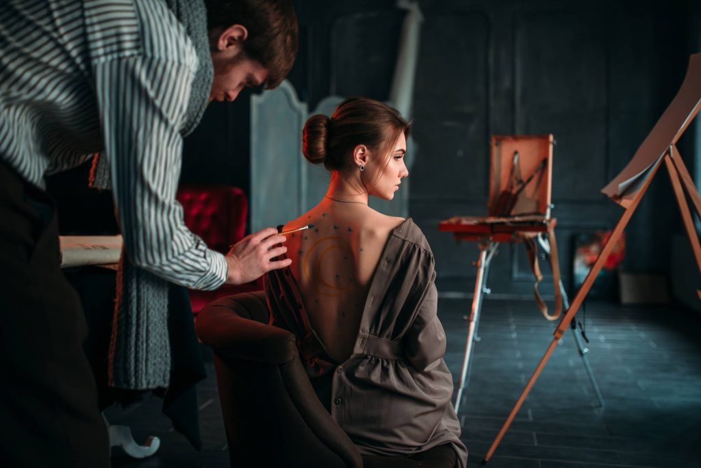 body painting artwork on womens back 2026 01 06 08 59 11 utc